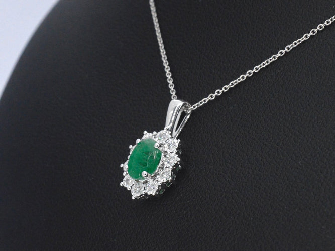Pendentif Pendentif en or blanc 14 ct, diamants et émeraude 58 Facettes 2395