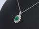 Pendentif Pendentif en or blanc 14 ct, diamants et émeraude 58 Facettes 2395
