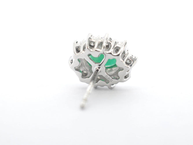 Boucles d'oreilles Boucles d'oreilles en or blanc 14 carats, diamants et émeraudes 58 Facettes 2396