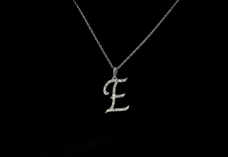 Pendentif Pendentif lettre E en or 14k et diamants naturels 58 Facettes 2406