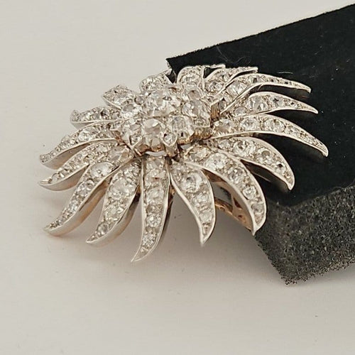Broche Broche Art déco en or blanc et diamants 58 Facettes 2690503