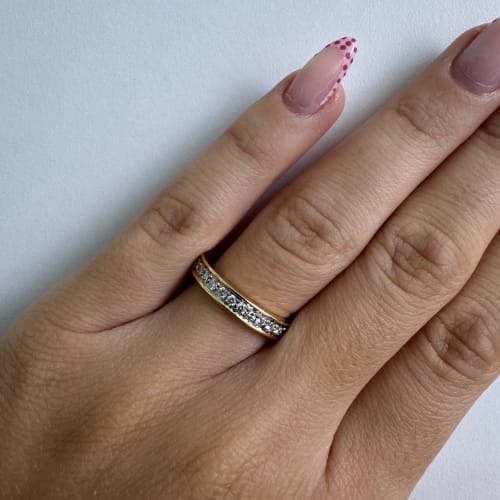 https://ledial.it/app/uploads/2026/09/42864-anello-oro-eternity-eternelle-diamanti-brillanti_indossato_sito-51.jpg