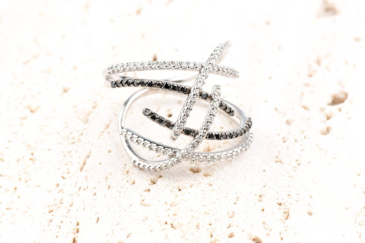 Bague 54 Bague joaillière en or blanc 18K, diamants blancs et noirs 58 Facettes BG31300464-107