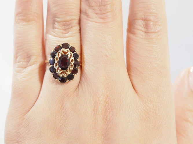 Bague 56 Bague vintage en or jaune 18 carats et grenats 58 Facettes 33647