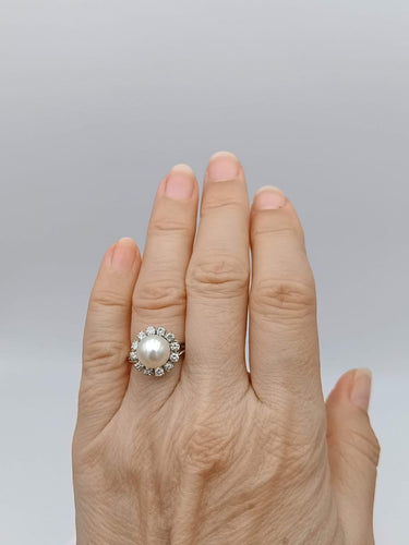 18K-gold-pearl-and-diamond-ring-4.jpg