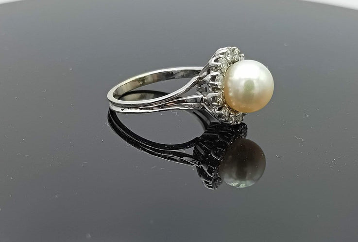 18K-gold-pearl-and-diamond-ring-7.jpg