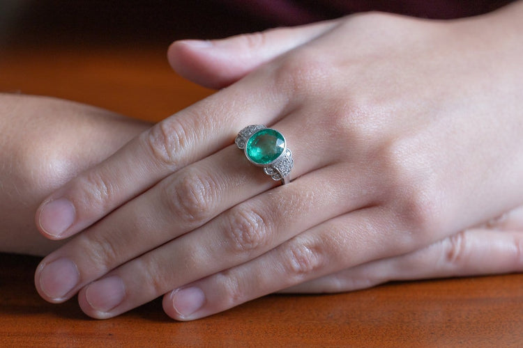 Bague 58 Bague en platine, émeraude de Colombie et diamants 58 Facettes 13592