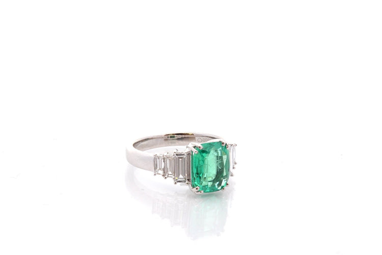 Bague 52 Bague en platine avec émeraude de Colombie 1,88 ct et diamants 58 Facettes 27080-27032b
