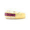 Bague 55 Bague en or jaune 18 kt, rubis baguette et diamants 58 Facettes 23631