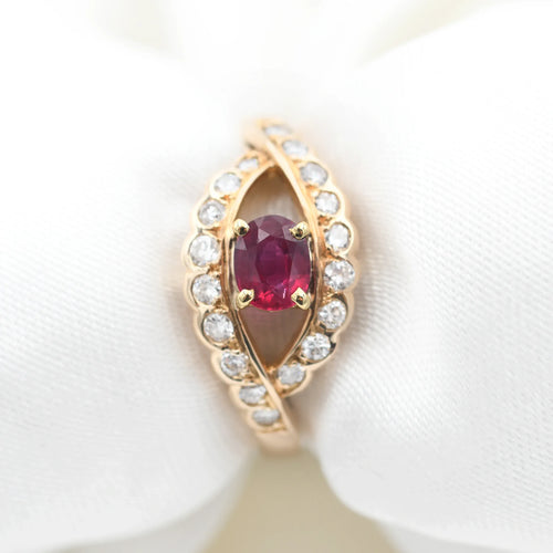 Bague 52 Bague en or rose avec rubis et diamants 58 Facettes 23641