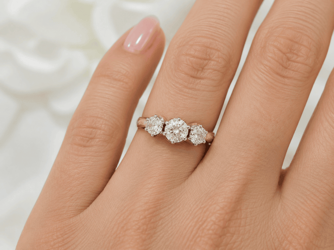 Bague 50.5 Bague ancienne trilogie en or jaune, platine et diamants 58 Facettes 33849