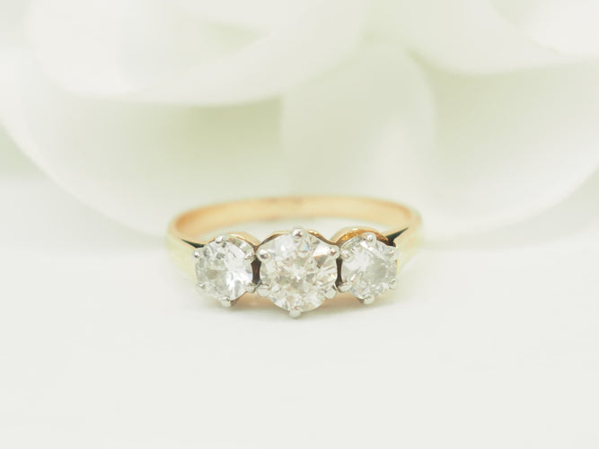 Bague 50.5 Bague ancienne trilogie en or jaune, platine et diamants 58 Facettes 33849