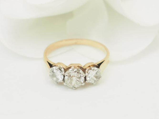 Bague 50.5 Bague ancienne trilogie en or jaune, platine et diamants 58 Facettes 33849
