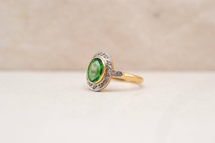https://cdn.shopify.com/s/files/1/0963/7950/2920/files/bague-ancienne-pompadour-vintage.jpg?v=1790948866
