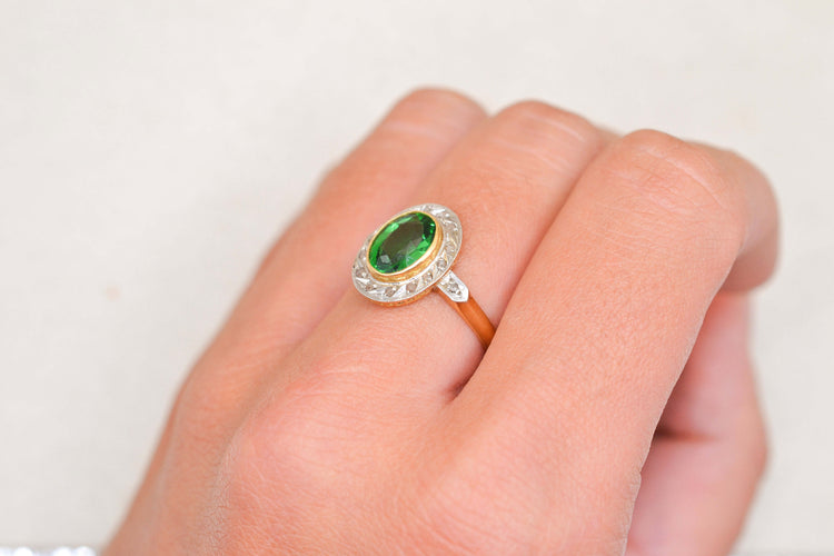https://cdn.shopify.com/s/files/1/0963/7950/2920/files/bague-ancienne-vintage-or-jaune-or-blanc.jpg?v=1790948865