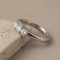 Bague 55 Bague vintage en or blanc 750 à trois diamants 58 Facettes HJ062681