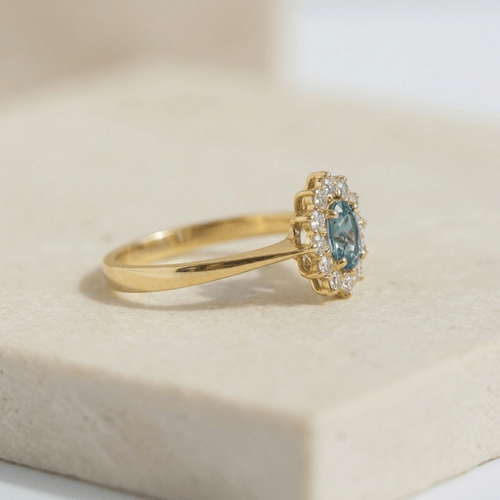 Bague 57 Bague vintage en or jaune 18k, aigue-marine et diamants 58 Facettes HJ062680