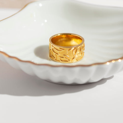 Bague 59 CADEAUX - Bague jonc vintage à motif floral en or jaune 18k 58 Facettes HJ062683
