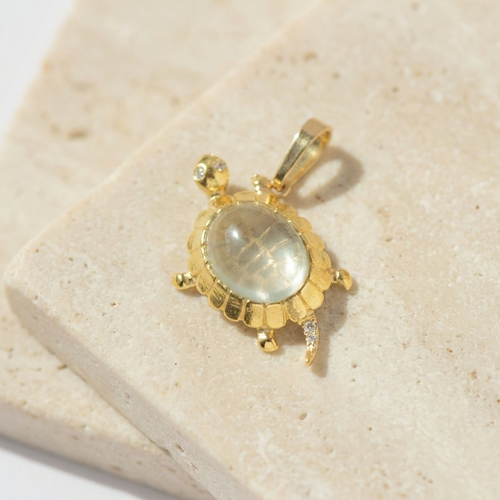Pendentif Pendentif tortue vintage en or jaune 750, pierre de lune 58 Facettes HJ062672