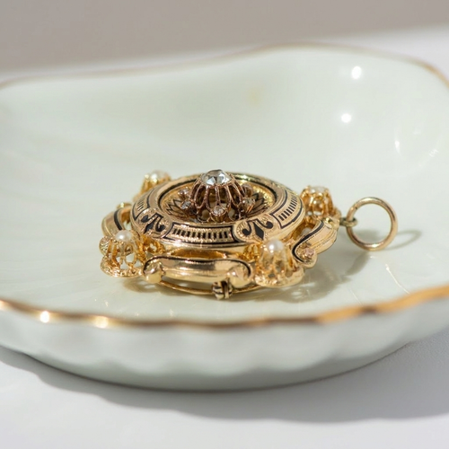 Broche Broche édouardienne en or jaune 18k, diamants et perles 58 Facettes HJ062665