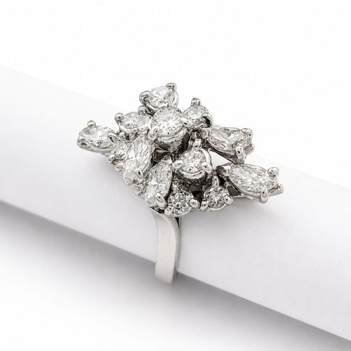 Bague 48 Bague en or blanc 18 carats et diamants 58 Facettes 33708