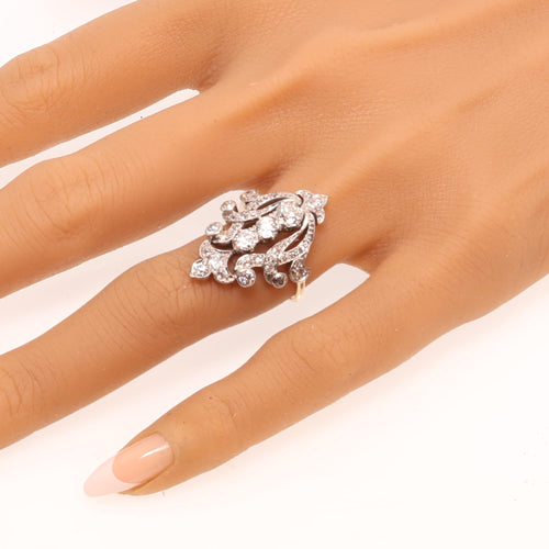 26273-0124.p02_Belle  poque Diamond Scroll Ring in Gold and Platinum  circa 1910-en.jpg
