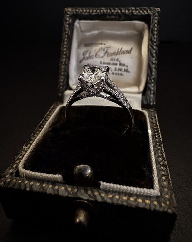 Bague 56 Bague solitaire en or blanc 18K avec diamants 58 Facettes Ref AN12MT