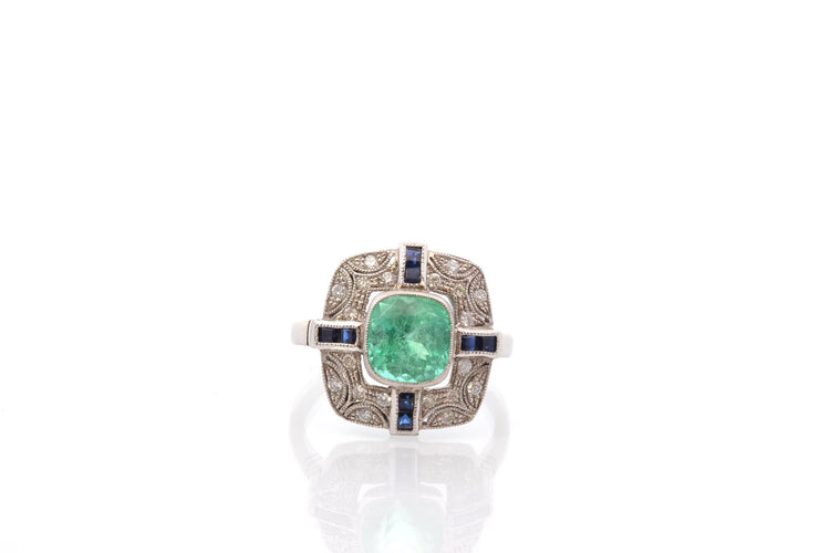 Bague 55 Bague Art déco en platine avec émeraude, diamants et saphirs 58 Facettes 27176