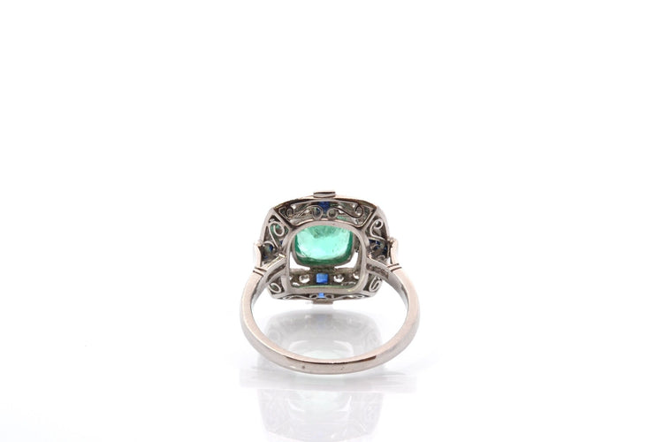 Bague 55 Bague Art déco en platine avec émeraude, diamants et saphirs 58 Facettes 27176