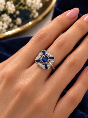 Anillo Art Déco de zafiro azul.png