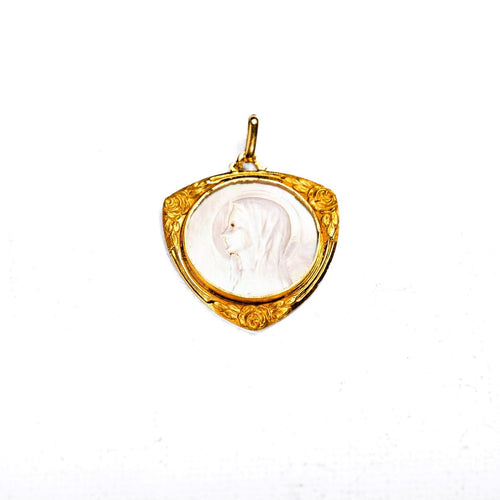 Pendentif Médaille religieuse ancienne en nacre et or jaune 18k 58 Facettes LMB-419