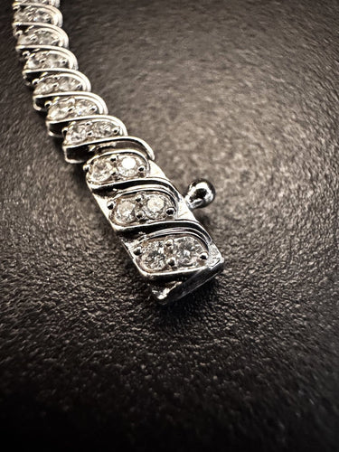 Bracelet Bracelet en or blanc 14K et diamants 58 Facettes BR4511MT