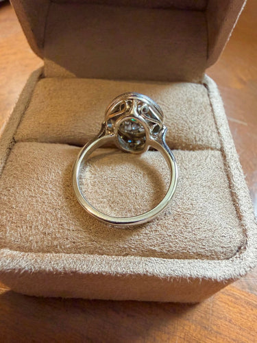 Bague 52 Bague en or blanc, émeraude et diamants 58 Facettes BM243