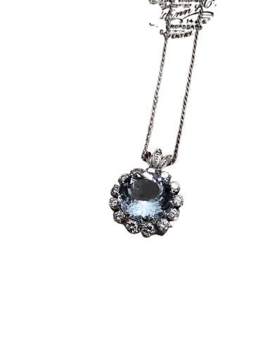 Pendentif en or blanc 18k, aigue-marine et diamants