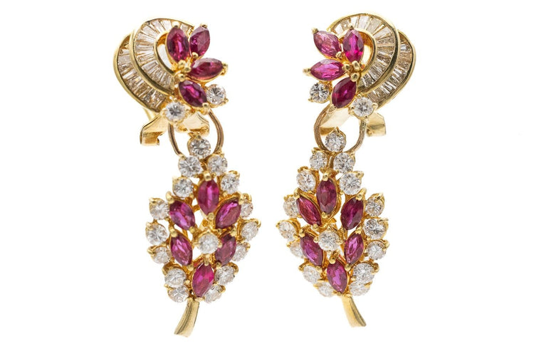 Boucles d'oreilles Boucles d'oreilles en or jaune 18 carats, rubis et diamants 58 Facettes PTK12