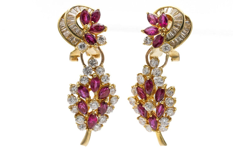 Boucles d'oreilles Boucles d'oreilles en or jaune 18 carats, rubis et diamants 58 Facettes PTK12