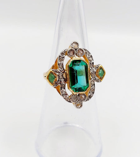Bague 50.5 Bague marquise en or 18k, platine, pâte de verre et diamants 58 Facettes A07888