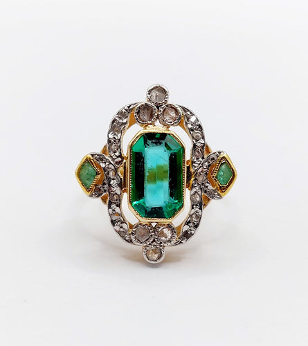Bague 50.5 Bague marquise en or 18k, platine, pâte de verre et diamants 58 Facettes A07888