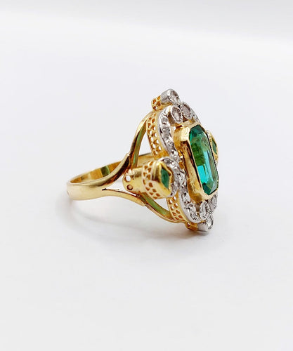 Bague 50.5 Bague marquise en or 18k, platine, pâte de verre et diamants 58 Facettes A07888