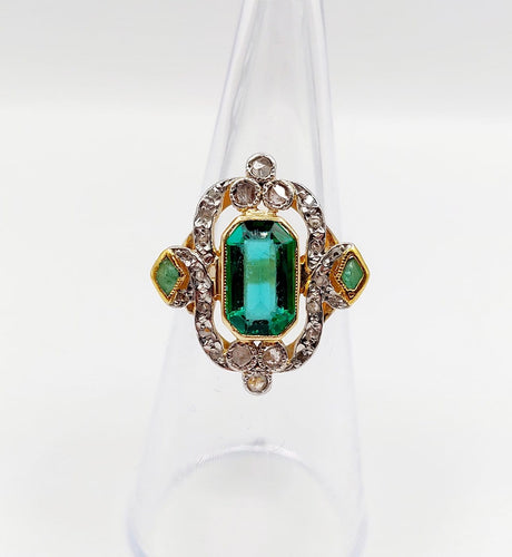 Bague 50.5 Bague marquise en or 18k, platine, pâte de verre et diamants 58 Facettes A07888