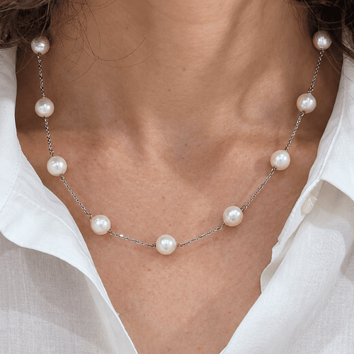 Collier Collier en or blanc 18k et perles Akoya 58 Facettes COP8