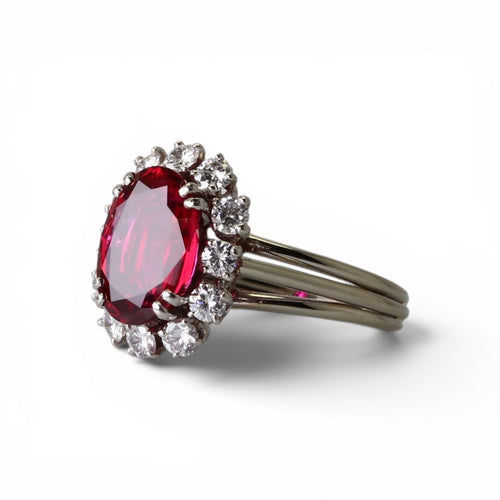 Bague 48 Bague ancienne en platine et or blanc, rubis et diamants 58 Facettes