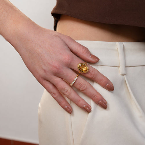 https://cdn.shopify.com/s/files/1/0829/5212/6812/files/Vintage_14K_Yellow_Gold_Natural_Citrine_Ring_Model_2000px.jpg?v=1791289935