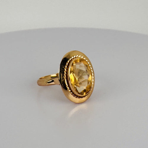https://cdn.shopify.com/s/files/1/0829/5212/6812/files/Vintage_14K_Yellow_Gold_Natural_Citrine_Ring_1.jpg?v=1791289984