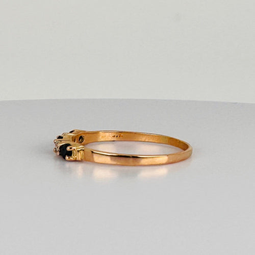 https://cdn.shopify.com/s/files/1/0829/5212/6812/files/Vintage_14K_Rose_Gold_Blue_Sapphire_Diamond_Ring_4.jpg?v=1791294407