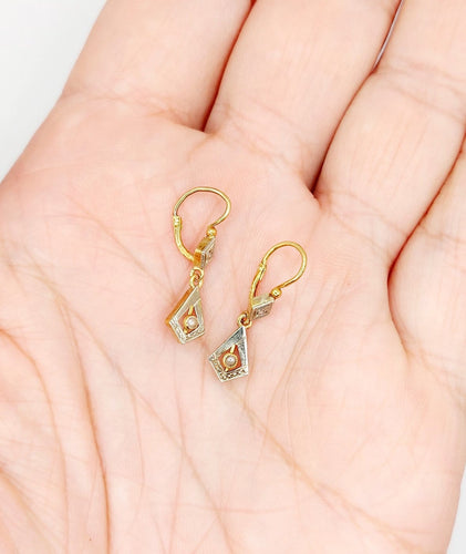 Boucles d'oreilles Boucles d’oreilles dormeuses Art déco en or 18k, perle et diamants taille rose, vers 1910 58 Facettes A07897