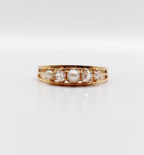 Bague 59 Bague jarretière en or rose 18k, perles et diamants taille rose, vers 1900 58 Facettes A07899