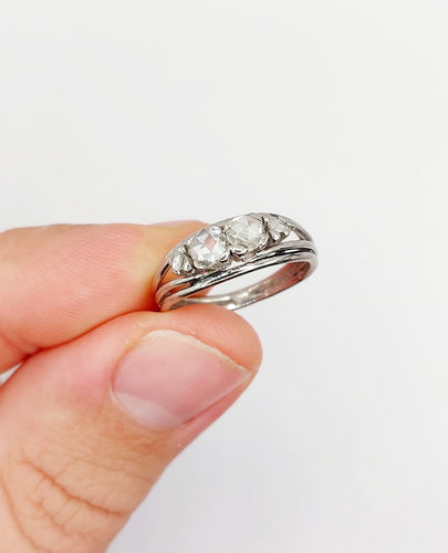 Bague 51.5 Bague jarretière Art déco en platine et diamants taille rose, vers 1920 58 Facettes A07907
