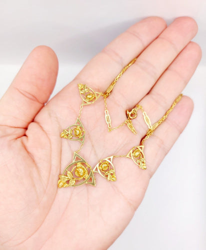 Collier Collier Art nouveau filigrané en or 18k à motifs floraux, vers 1920 58 Facettes A07908