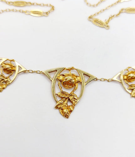 Collier Collier Art nouveau filigrané en or 18k à motifs floraux, vers 1920 58 Facettes A07908